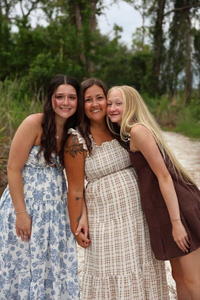 Mom-and-her-daugters