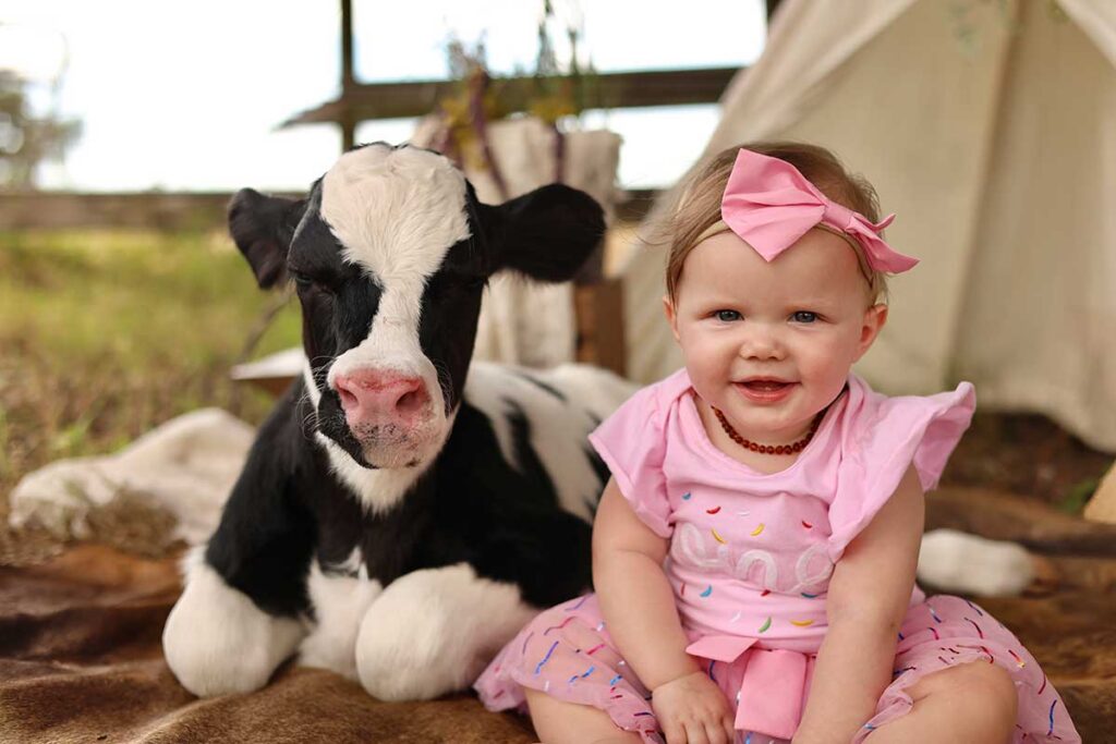 little-gierl-in-pink-with-calf